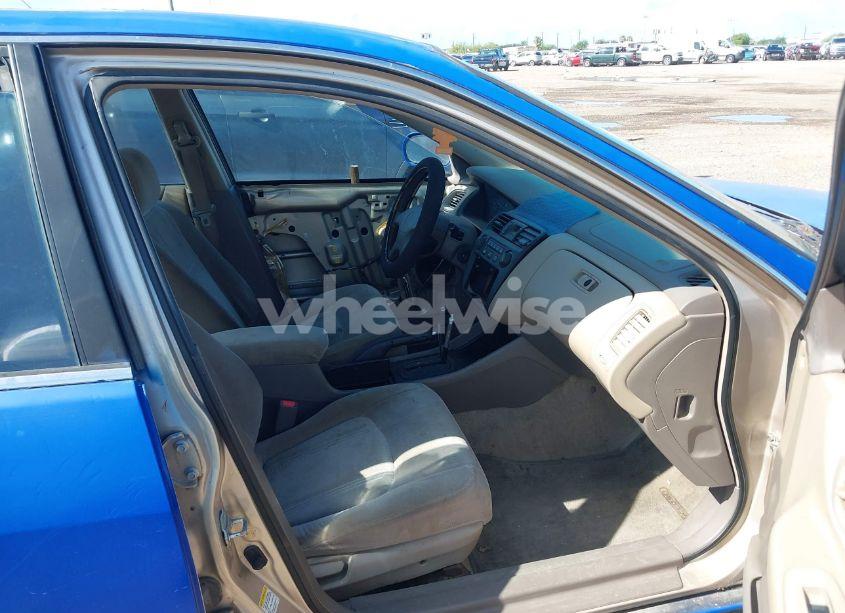 Photo 5 of 2000 Honda Accord 3.0 LX (VIN 1HGCG1647YA041936)