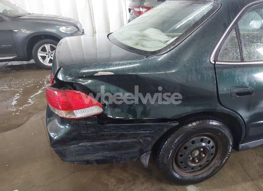 Photo 13 of 2001 Honda Accord 3.0 LX (VIN 1HGCG16481A047136)