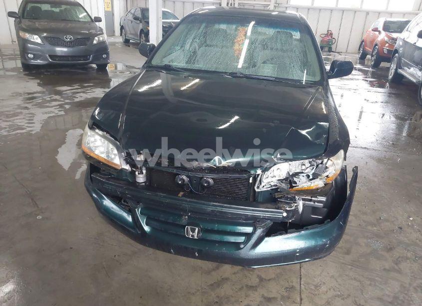 Photo 6 of 2001 Honda Accord 3.0 LX (VIN 1HGCG16481A047136)