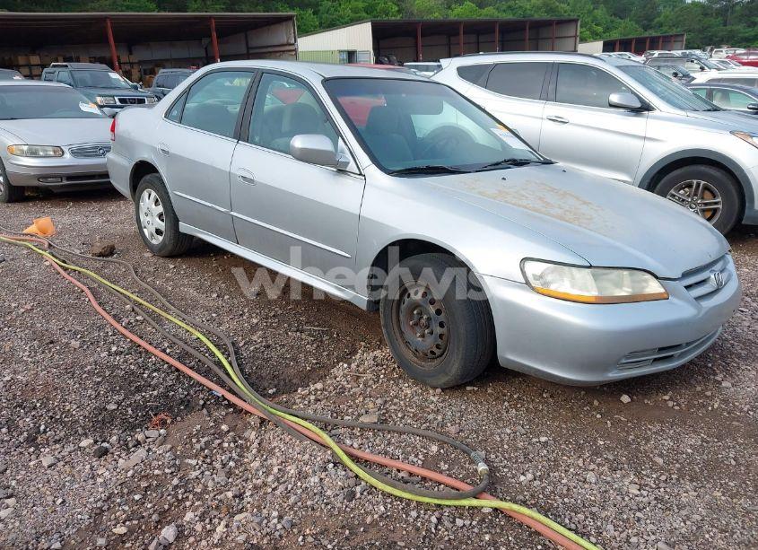 2001 Honda Accord 3.0 LX (VIN 1HGCG16481A076636) main photo