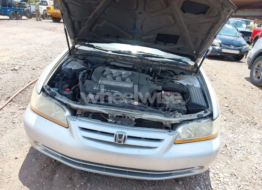 Photo 10 of 2001 Honda Accord 3.0 LX (VIN 1HGCG16481A076636)