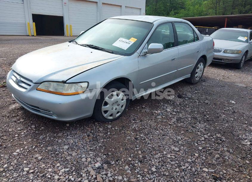 Photo 2 of 2001 Honda Accord 3.0 LX (VIN 1HGCG16481A076636)