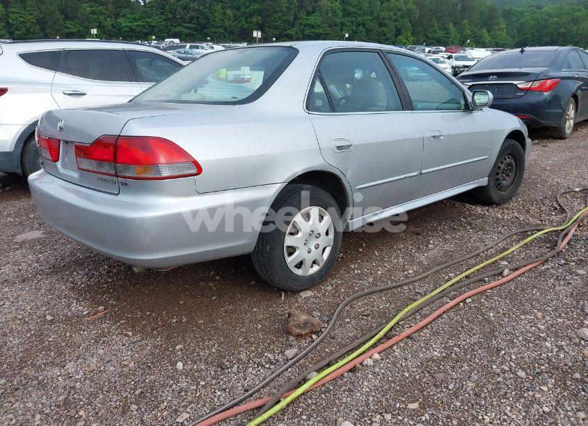 Photo 4 of 2001 Honda Accord 3.0 LX (VIN 1HGCG16481A076636)