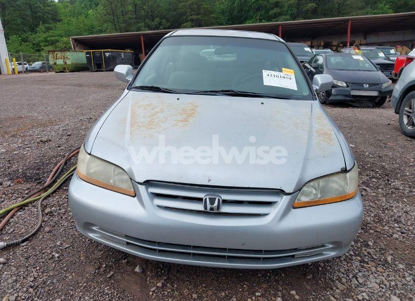 Photo 6 of 2001 Honda Accord 3.0 LX (VIN 1HGCG16481A076636)