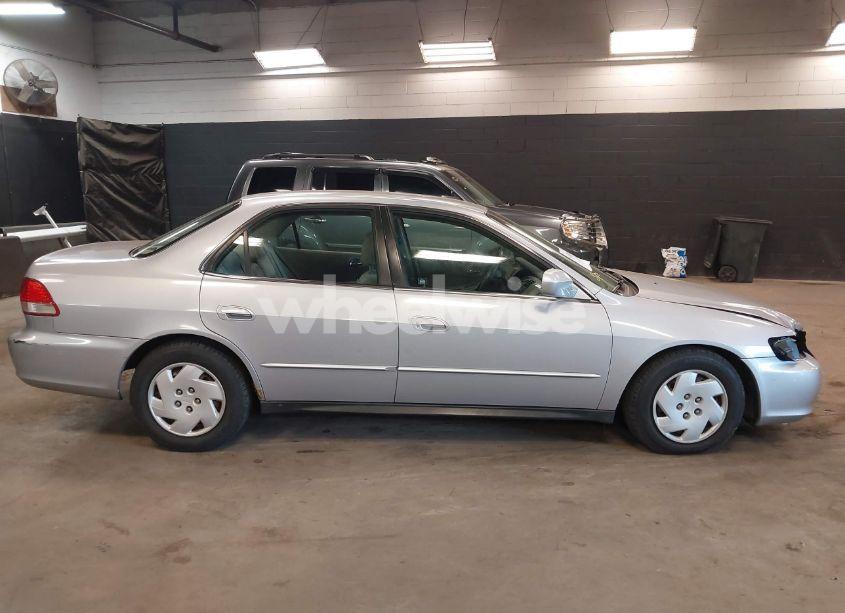 Photo 13 of 2001 Honda Accord 3.0 LX (VIN 1HGCG16481A086342)