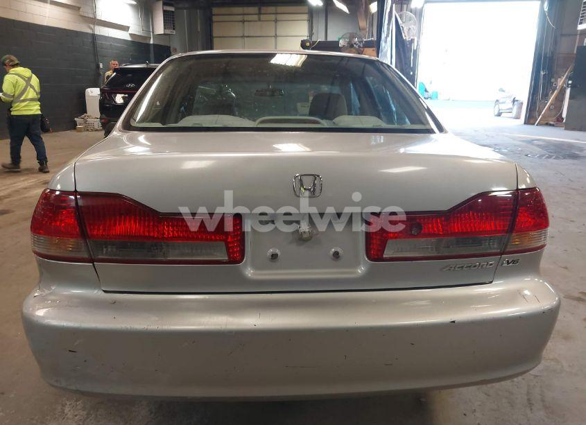 Photo 16 of 2001 Honda Accord 3.0 LX (VIN 1HGCG16481A086342)