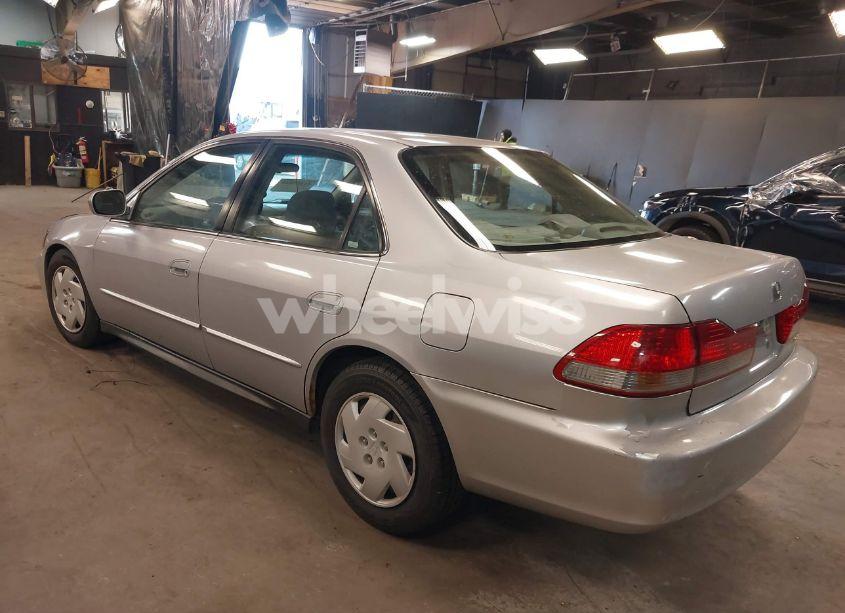 Photo 3 of 2001 Honda Accord 3.0 LX (VIN 1HGCG16481A086342)