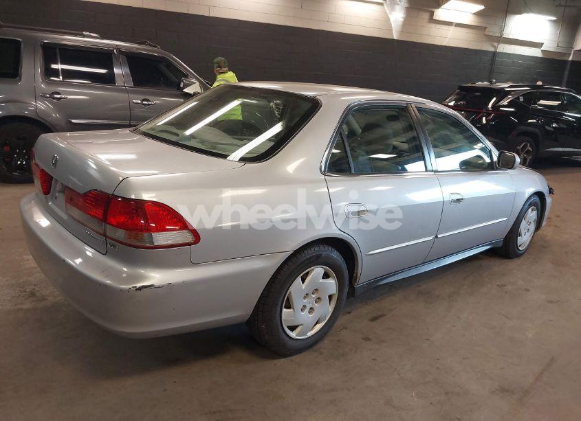 Photo 4 of 2001 Honda Accord 3.0 LX (VIN 1HGCG16481A086342)