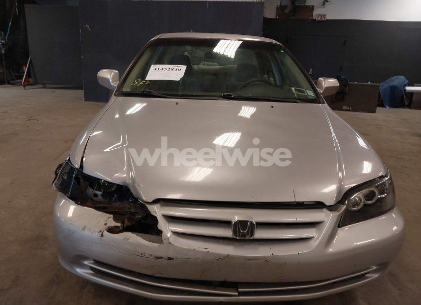Photo 6 of 2001 Honda Accord 3.0 LX (VIN 1HGCG16481A086342)