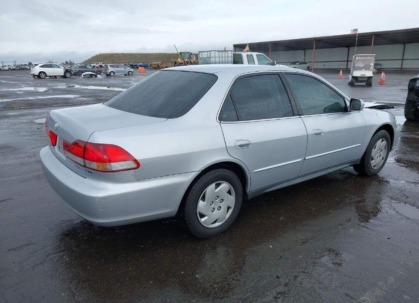 Photo 4 of 2002 Honda Accord 3.0 LX (VIN 1HGCG164X2A075652)