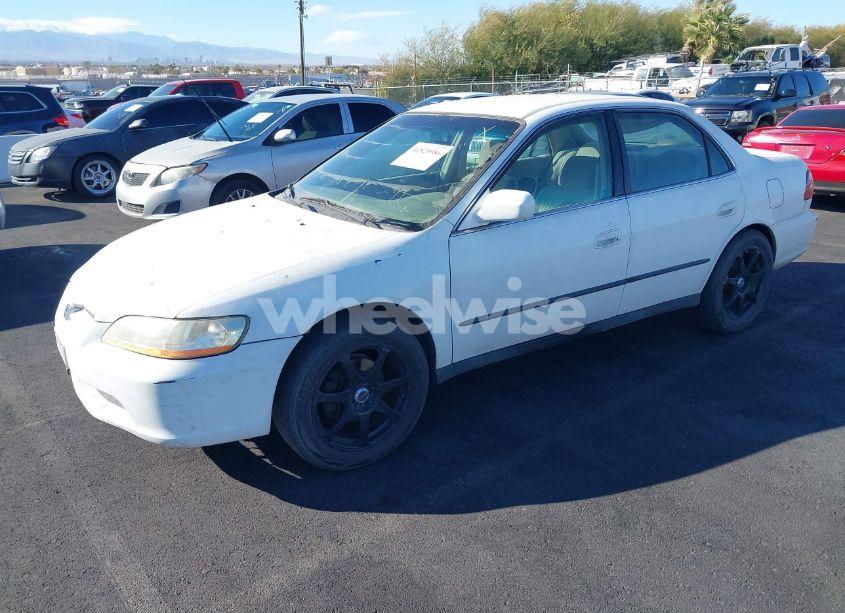 Photo 2 of 1998 Honda Accord LX V6 (VIN 1HGCG164XWA030524)
