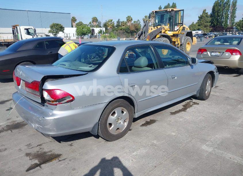 Photo 4 of 2001 Honda Accord 3.0 EX (VIN 1HGCG16501A013183)