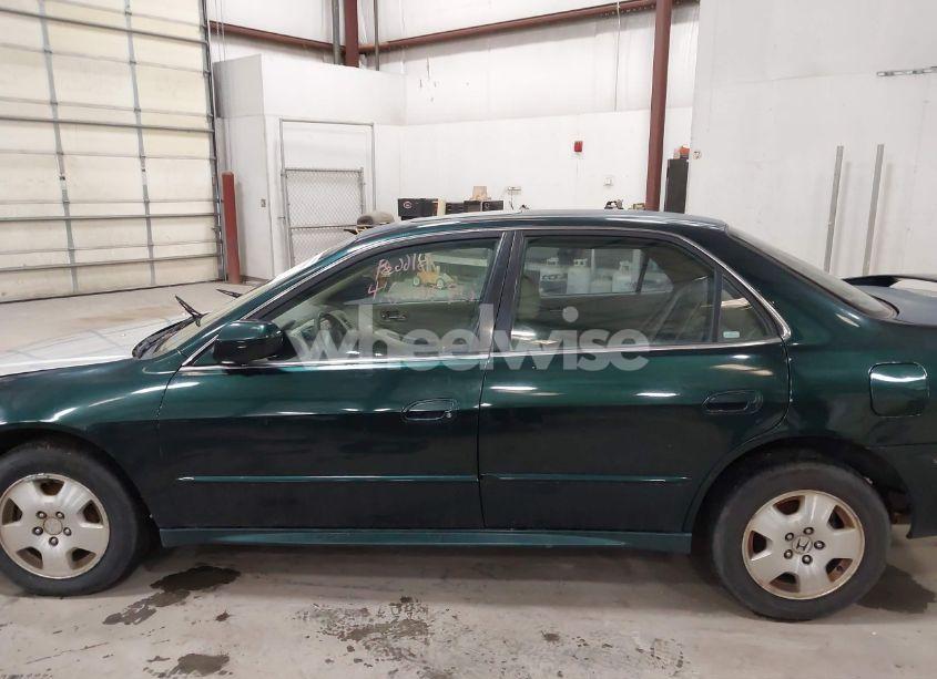 Photo 6 of 2001 Honda Accord 3.0 EX (VIN 1HGCG16501A056857)