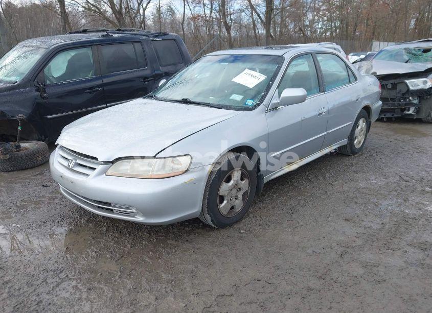 Photo 2 of 2002 Honda Accord 3.0 EX (VIN 1HGCG16502A063017)