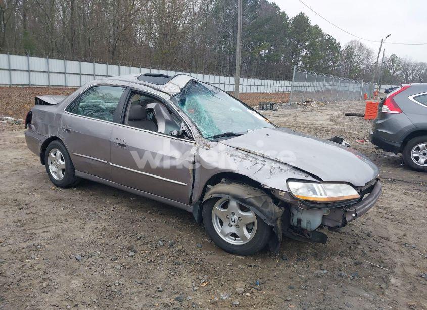 2000 Honda Accord 3.0 EX (VIN 1HGCG1650YA061812) main photo
