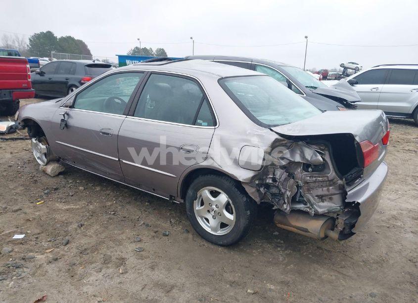 Photo 3 of 2000 Honda Accord 3.0 EX (VIN 1HGCG1650YA061812)