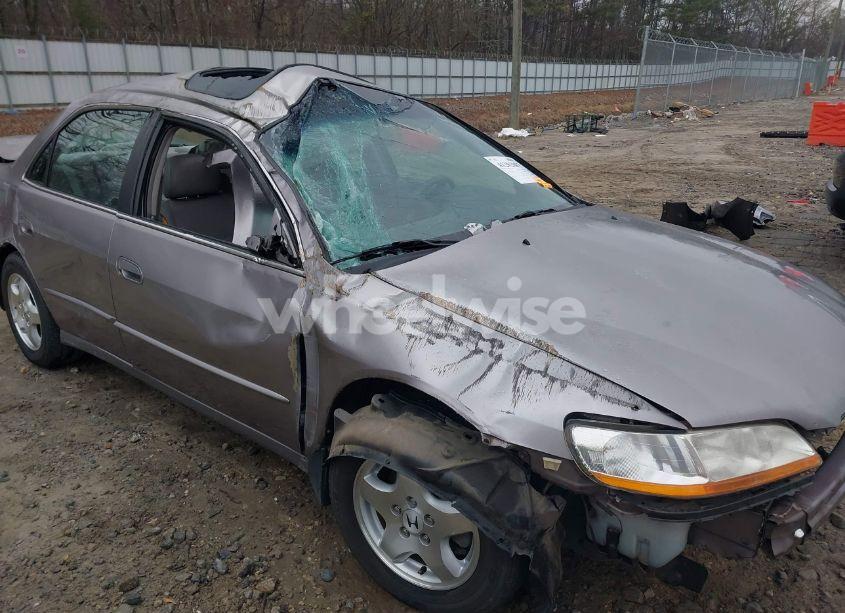 Photo 6 of 2000 Honda Accord 3.0 EX (VIN 1HGCG1650YA061812)