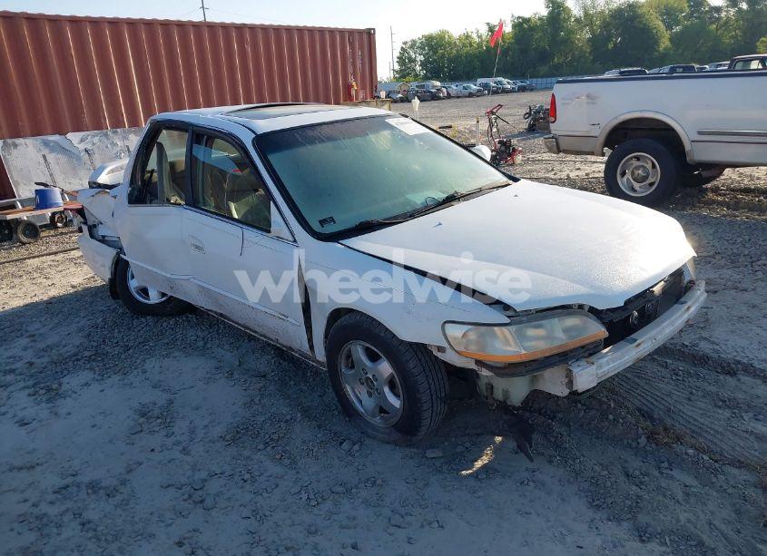 2000 Honda Accord 3.0 EX (VIN 1HGCG1650YA067321) main photo