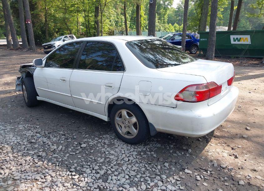 Photo 3 of 2000 Honda Accord 3.0 EX (VIN 1HGCG1650YA070669)