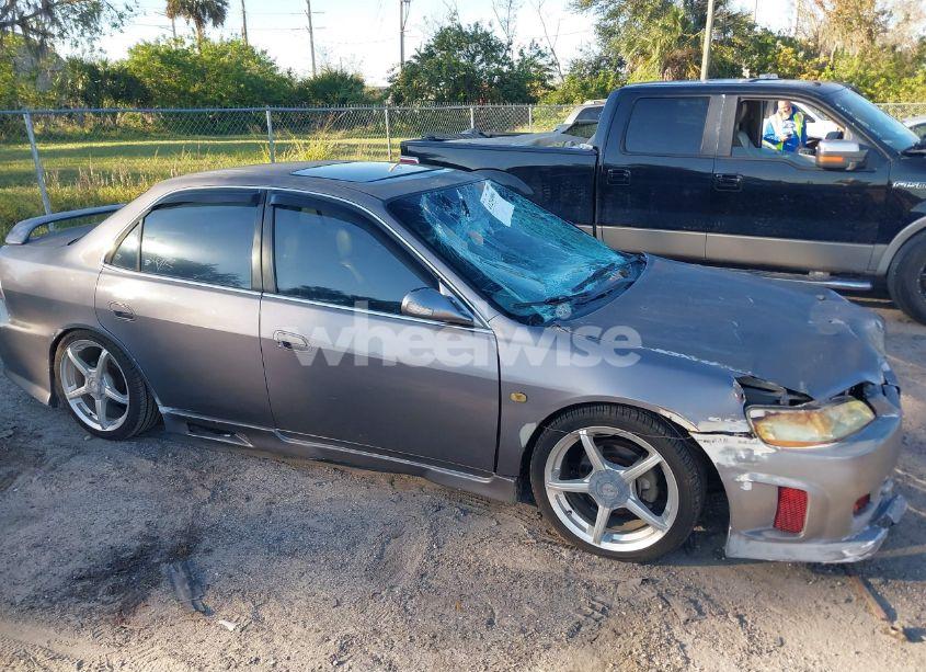 Photo 13 of 2000 Honda Accord 3.0 EX (VIN 1HGCG1650YA072812)