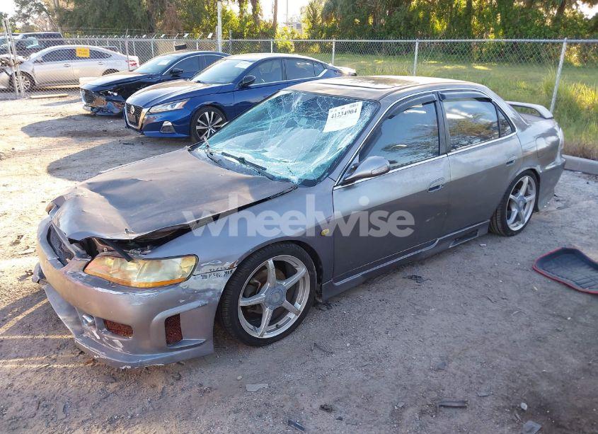 Photo 2 of 2000 Honda Accord 3.0 EX (VIN 1HGCG1650YA072812)