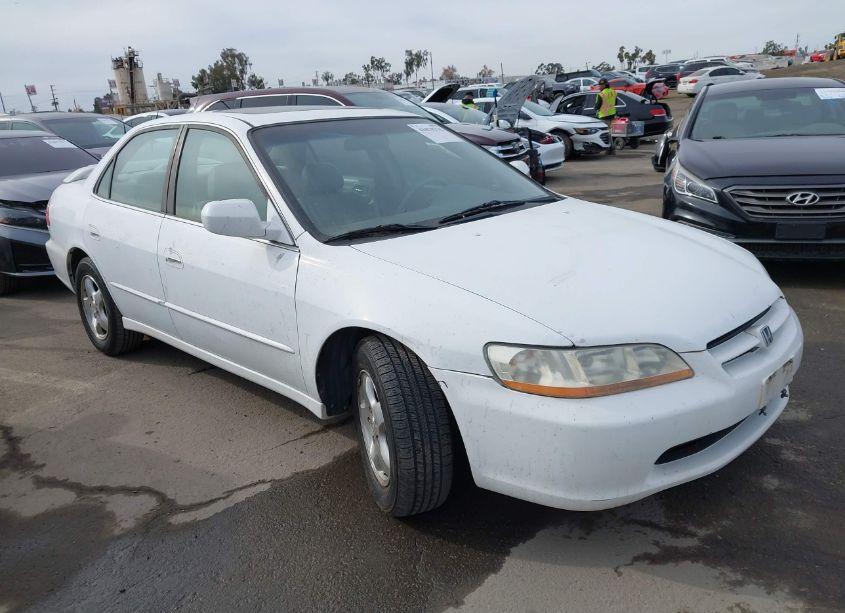 2000 Honda Accord 3.0 EX (VIN 1HGCG1650YA086869) main photo