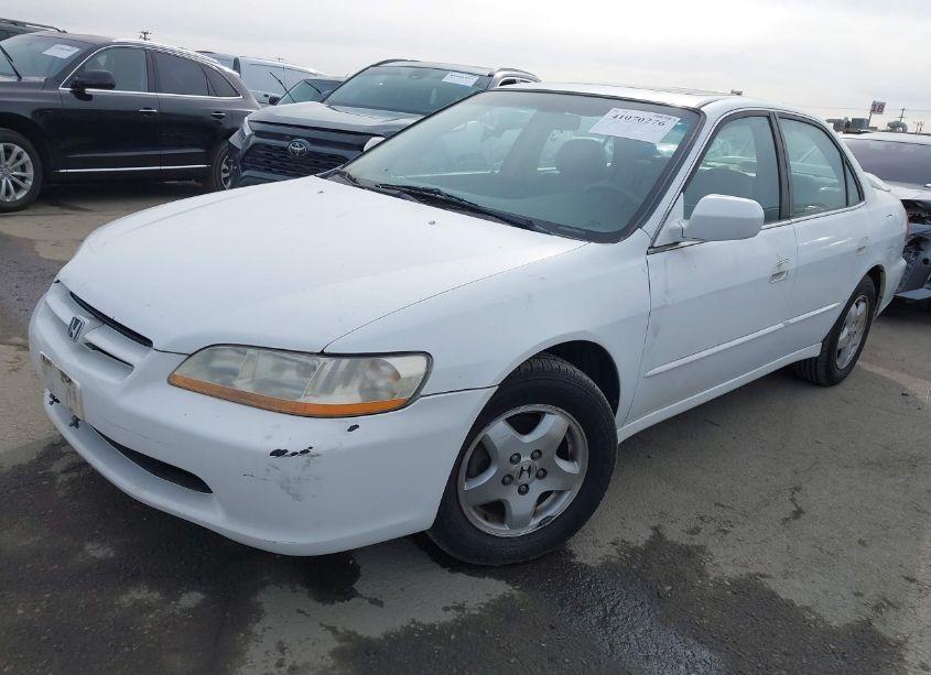 Photo 2 of 2000 Honda Accord 3.0 EX (VIN 1HGCG1650YA086869)