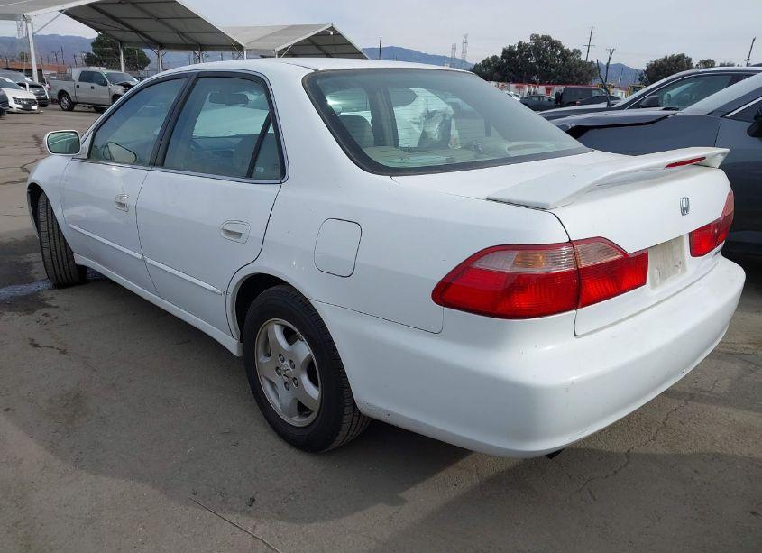 Photo 3 of 2000 Honda Accord 3.0 EX (VIN 1HGCG1650YA086869)