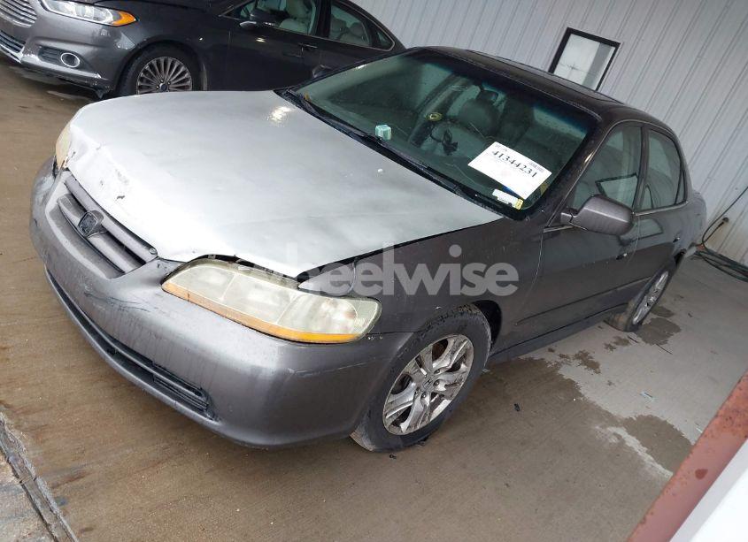 Photo 2 of 2001 Honda Accord 3.0 EX (VIN 1HGCG16511A030543)