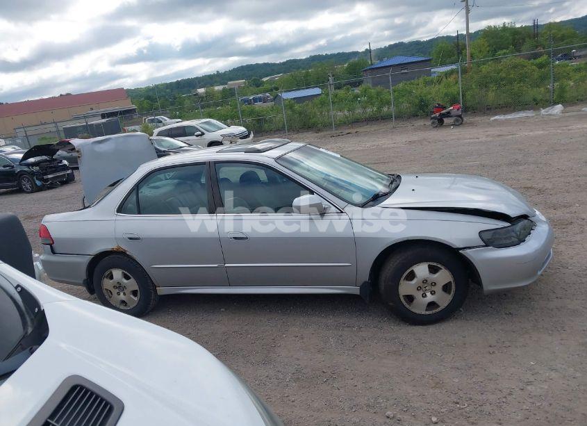 Photo 14 of 2001 Honda Accord 3.0 EX (VIN 1HGCG16511A032275)