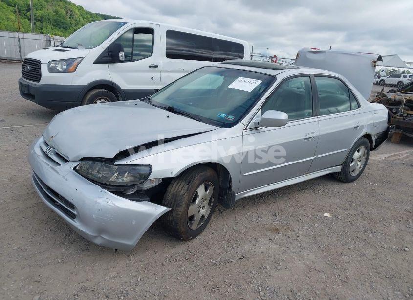 Photo 2 of 2001 Honda Accord 3.0 EX (VIN 1HGCG16511A032275)