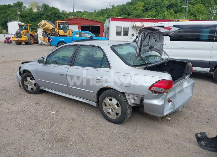 Photo 3 of 2001 Honda Accord 3.0 EX (VIN 1HGCG16511A032275)