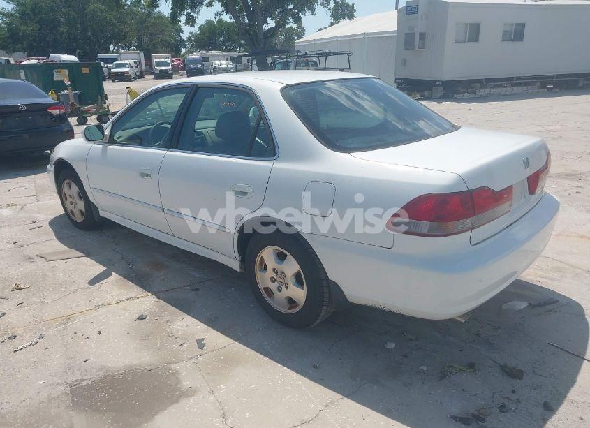 Photo 3 of 2001 Honda Accord 3.0 EX (VIN 1HGCG16511A061789)