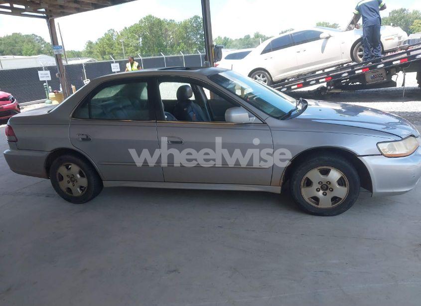 Photo 13 of 2002 Honda Accord 3.0 EX (VIN 1HGCG16512A066153)