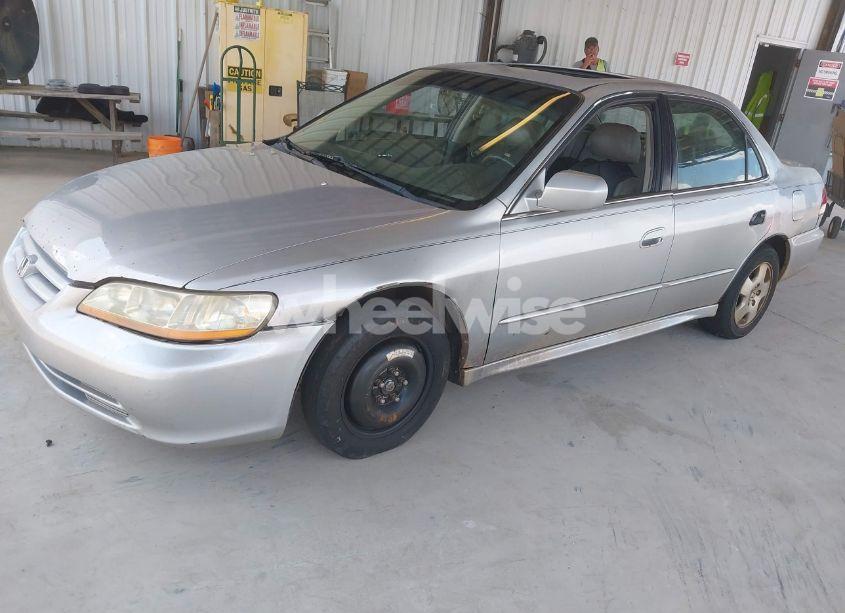 Photo 2 of 2002 Honda Accord 3.0 EX (VIN 1HGCG16512A066153)