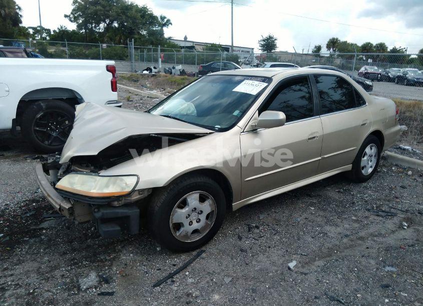 Photo 2 of 2002 Honda Accord SDN EX W/LEATHER (VIN 1HGCG16512A072728)