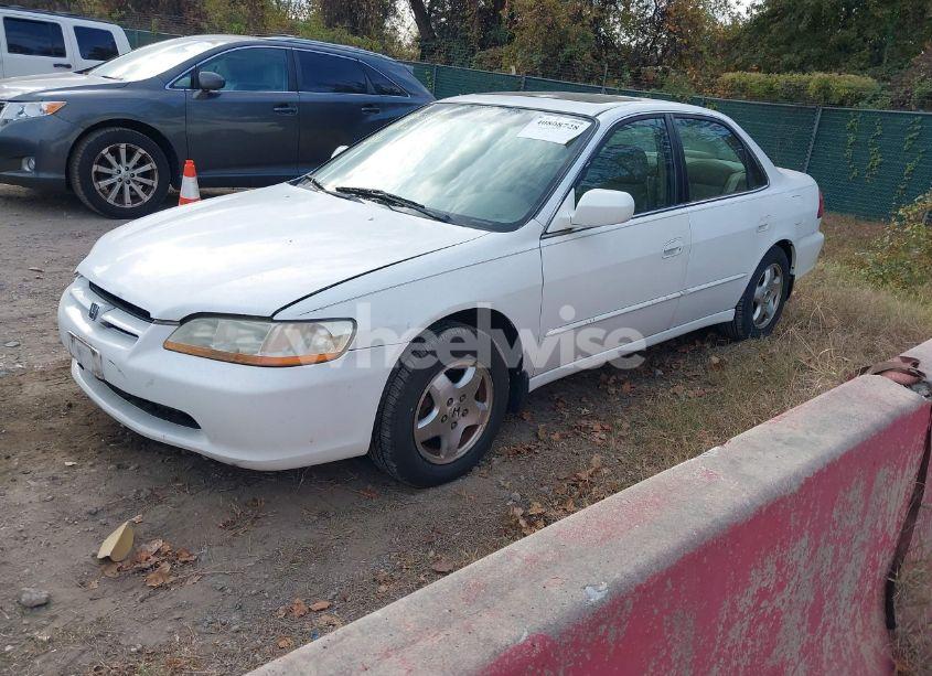 Photo 2 of 1999 Honda Accord EX V6 (VIN 1HGCG1651XA050400)
