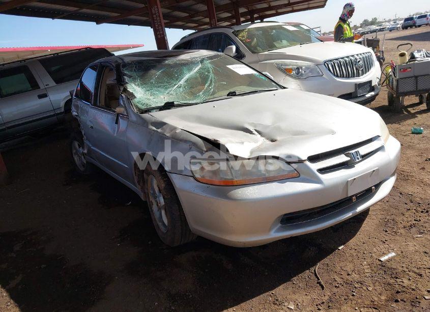1999 Honda Accord EX V6 (VIN 1HGCG1651XA053913) main photo