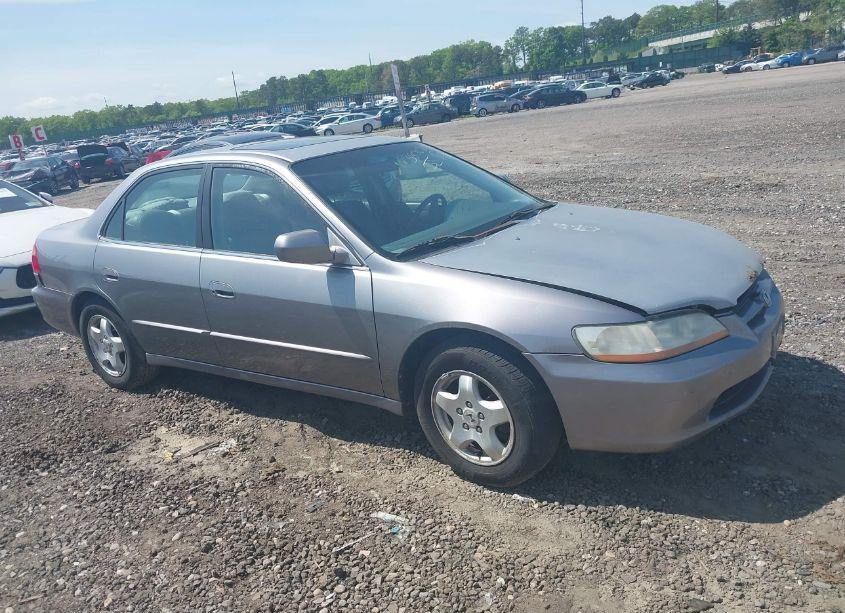 2000 Honda Accord 3.0 EX (VIN 1HGCG1651YA035669) main photo