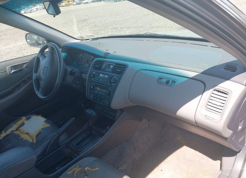 Photo 5 of 2000 Honda Accord 3.0 EX (VIN 1HGCG1651YA035669)