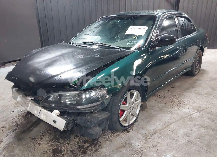 Photo 2 of 2000 Honda Accord 3.0 EX (VIN 1HGCG1651YA074911)