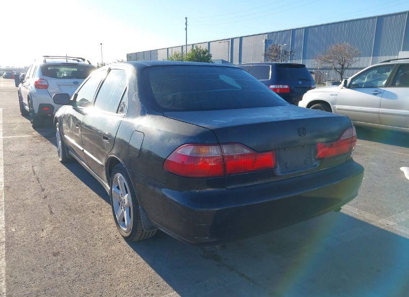 Photo 3 of 2000 Honda Accord 3.0 EX (VIN 1HGCG1651YA083933)
