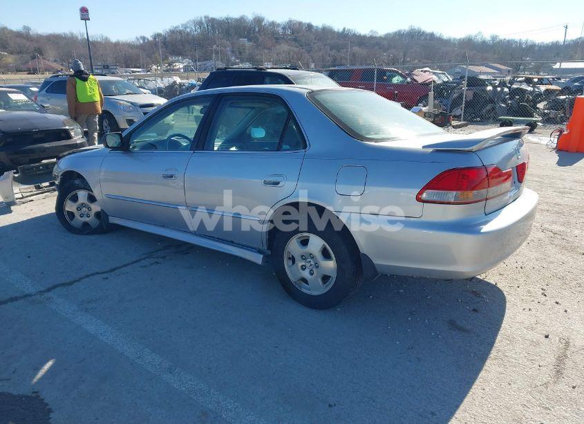 Photo 3 of 2002 Honda Accord 3.0 EX (VIN 1HGCG16522A057106)