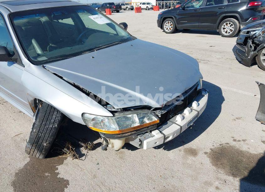 Photo 6 of 2002 Honda Accord 3.0 EX (VIN 1HGCG16522A057106)