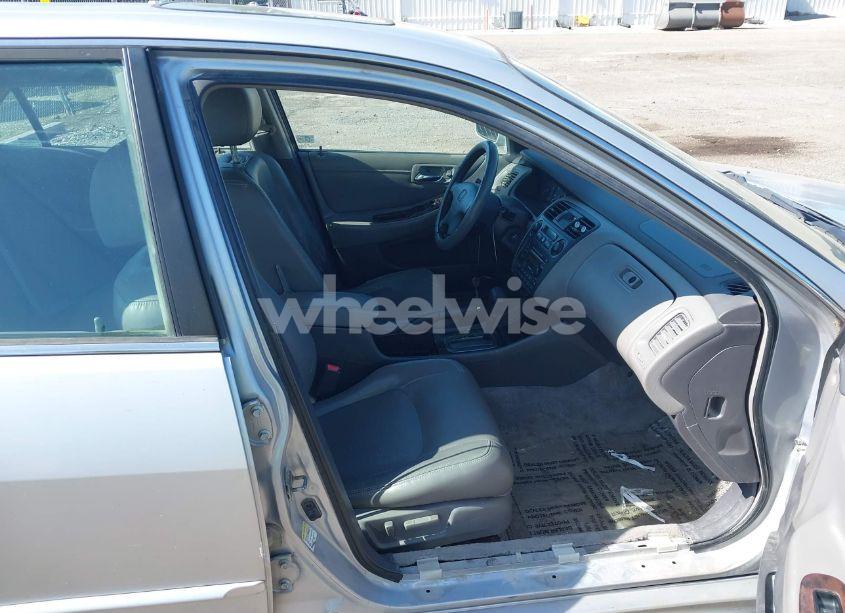 Photo 5 of 2002 Honda Accord 3.0 EX (VIN 1HGCG16522A078389)