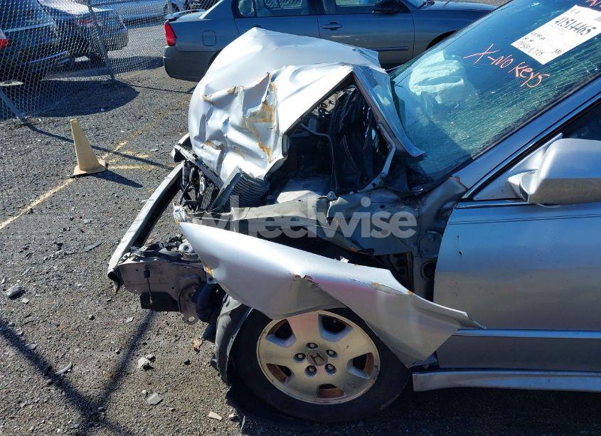 Photo 13 of 2002 Honda Accord 3.0 EX (VIN 1HGCG16522A082331)