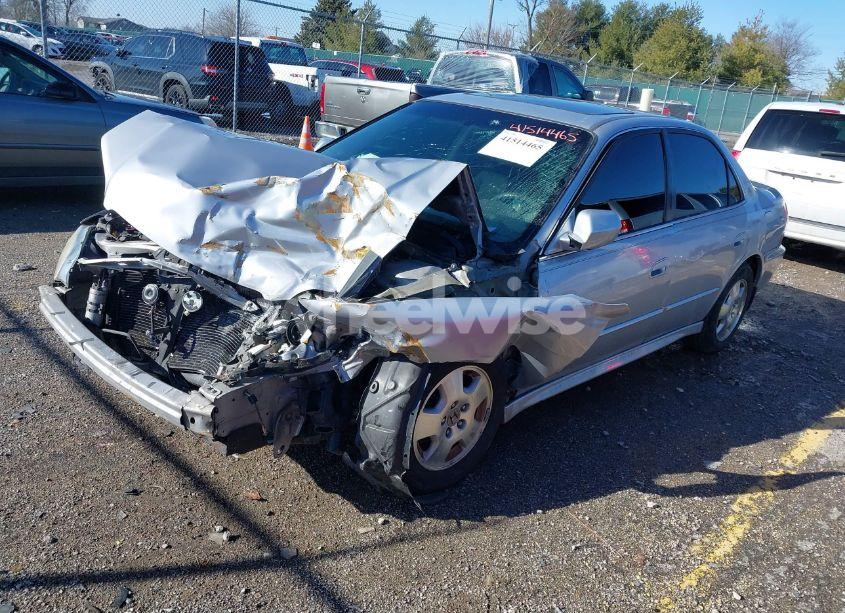 Photo 2 of 2002 Honda Accord 3.0 EX (VIN 1HGCG16522A082331)