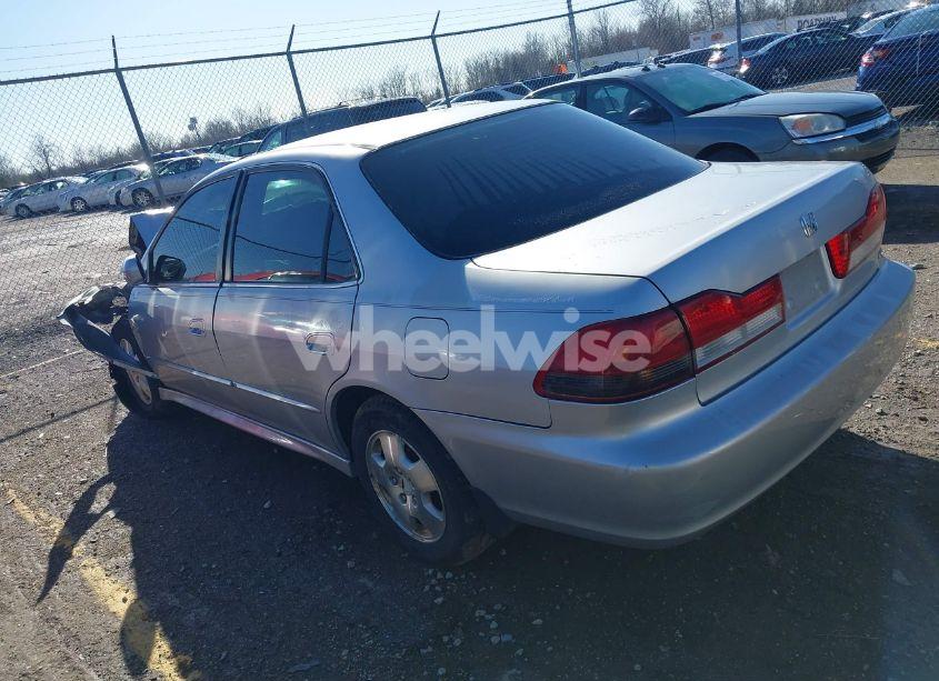 Photo 3 of 2002 Honda Accord 3.0 EX (VIN 1HGCG16522A082331)