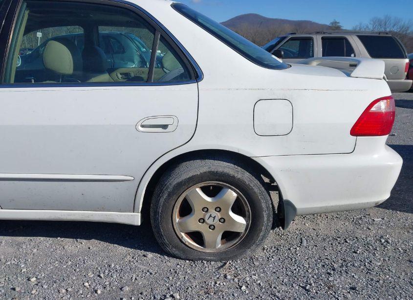 Photo 13 of 1998 Honda Accord EX V6 (VIN 1HGCG1652WA051697)