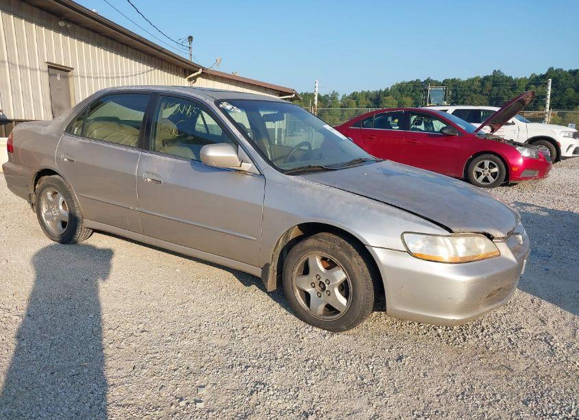 1999 Honda Accord EX V6 (VIN 1HGCG1652XA018605) main photo